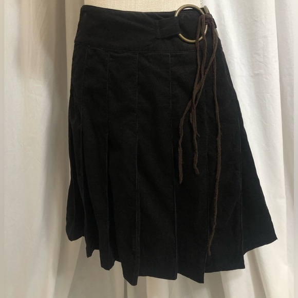 Corduroy Pleated Skirt - Picture 4 of 8